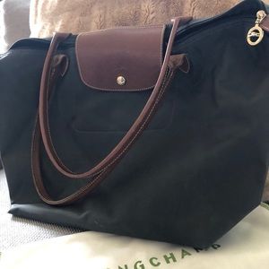 Used Authentic Longchamp Medium Classic Tote